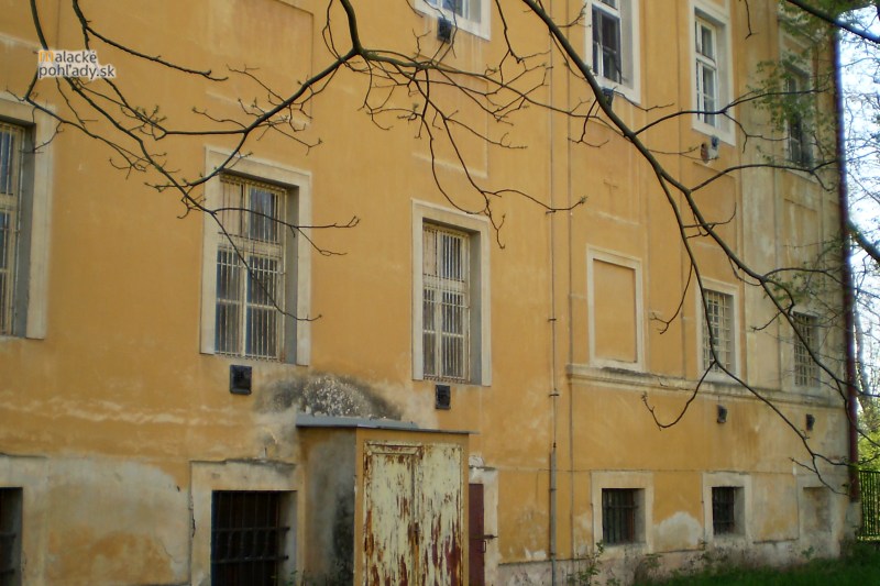 MP-zamok-kaplnka-vchod01